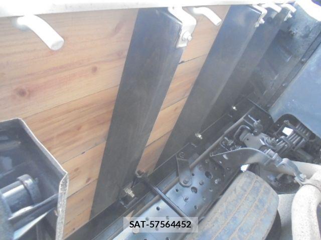 Mitsubishi CANTER 2013-04 2007173-26