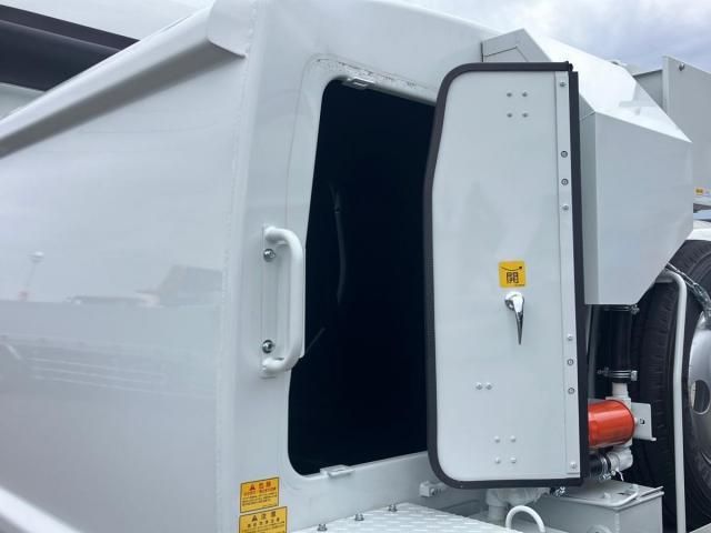 Mitsubishi CANTER 2025-06 2018138-10