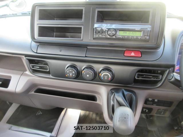 Mitsubishi CANTER 2025-09 2077332-12