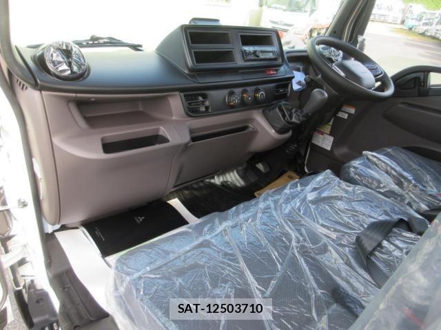 Mitsubishi CANTER 2025-09 2077332-18