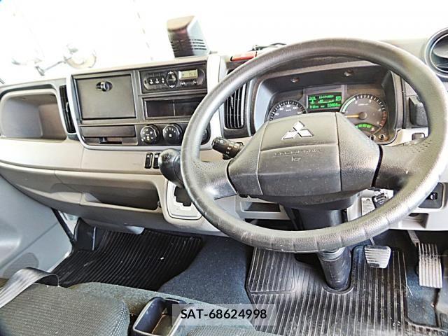 Mitsubishi CANTER 2018-06 2077399-15