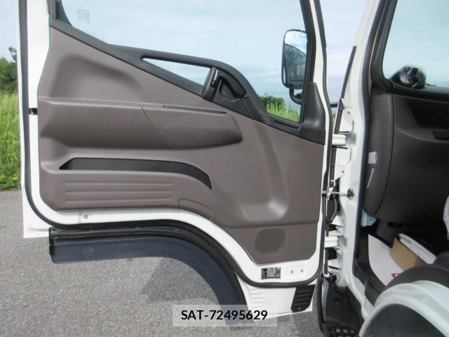 Mitsubishi CANTER 2025-09 2077326-19