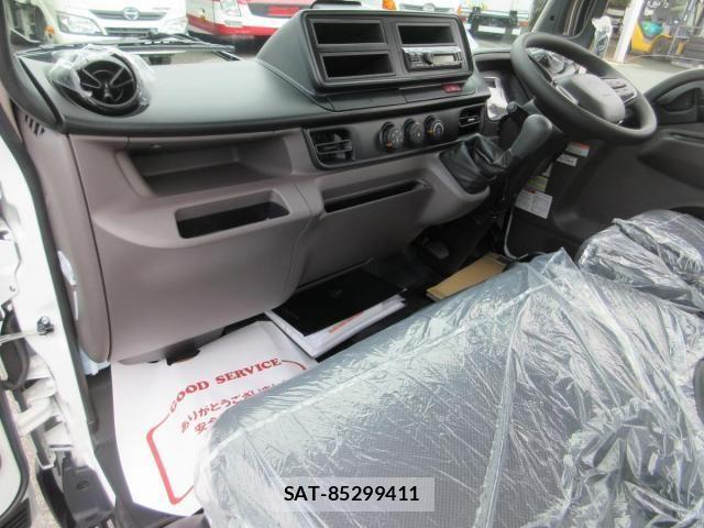 Mitsubishi CANTER 2025-09 2077336-18