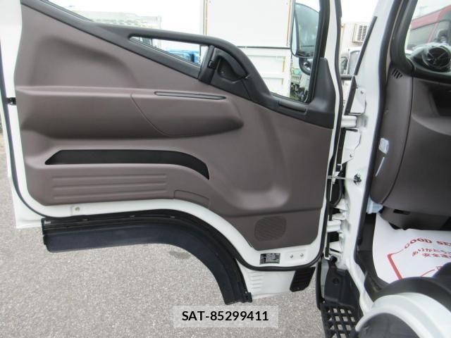 Mitsubishi CANTER 2025-09 2077336-19