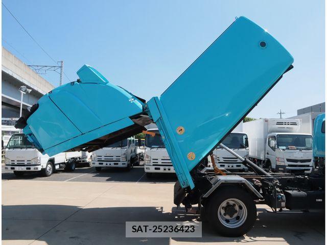 Mitsubishi CANTER 2022-04 2207085-13