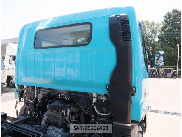Mitsubishi CANTER 2022-04 2207085-17
