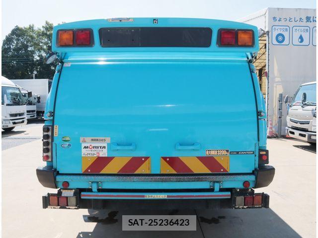 Mitsubishi CANTER 2022-04 2207085-3