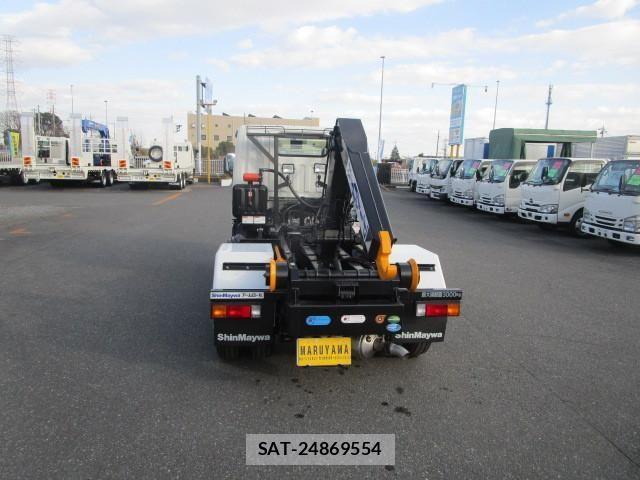 Mitsubishi CANTER 2024-11 2316037-15