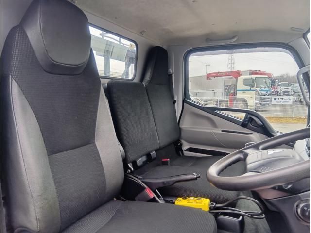 Mitsubishi CANTER 2021-04 2317724-23