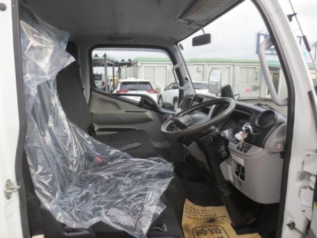 Mitsubishi CANTER 2022-04 2385606-12