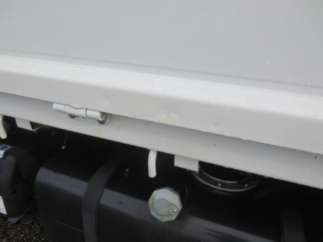Mitsubishi CANTER 2022-04 2385606-16