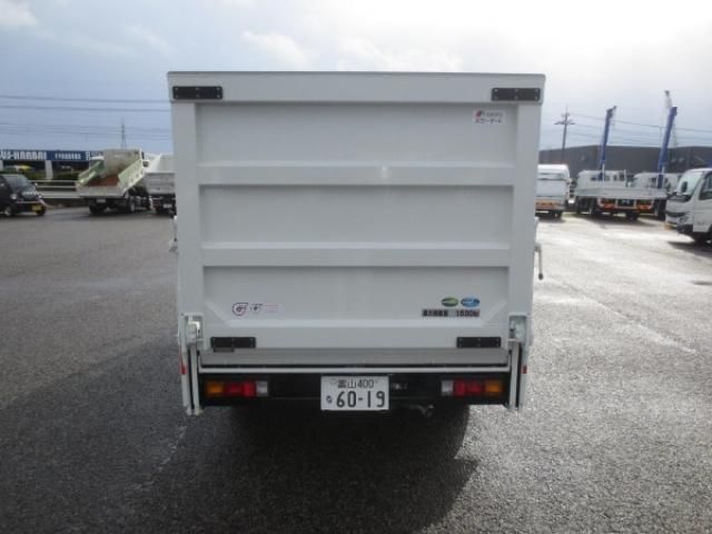 Mitsubishi CANTER 2022-04 2385606-6