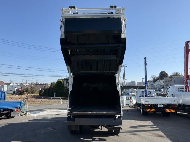 Mitsubishi CANTER 2015-06 2385596-11