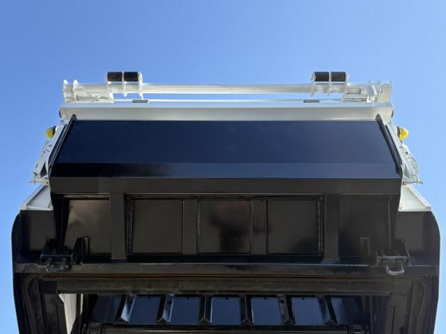Mitsubishi CANTER 2015-06 2385596-12