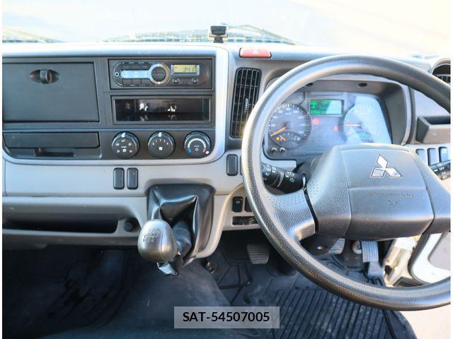 Mitsubishi CANTER 2017-09 2661148-23