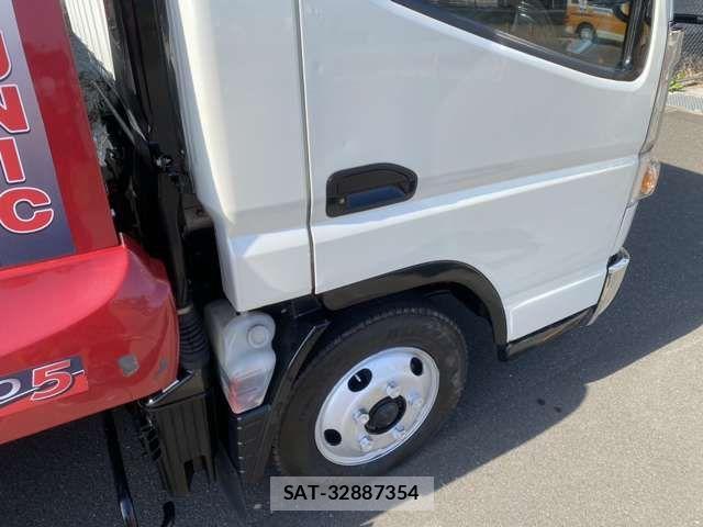 Mitsubishi CANTER 2016-04 2661169-17