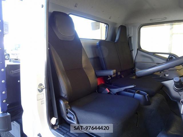 Mitsubishi CANTER 2019-03 2776212-15