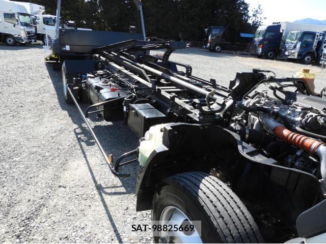 Mitsubishi CANTER 2018-10 2958965-17