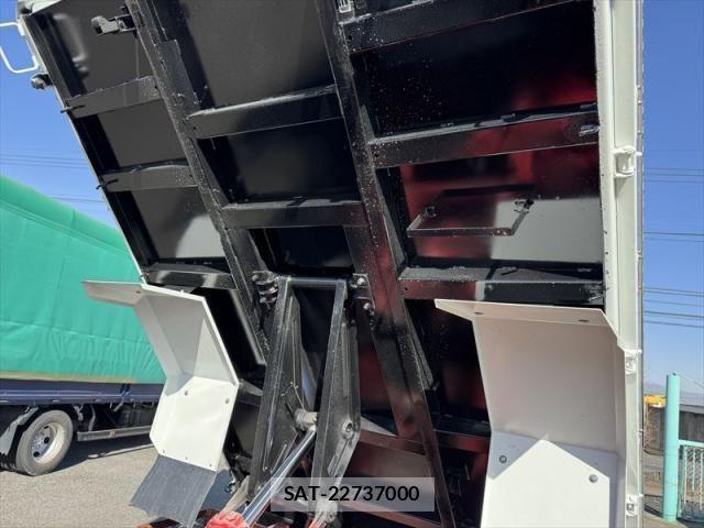 Mitsubishi CANTER 2020-11 2958968-12