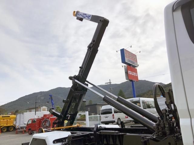 Mitsubishi CANTER 2025-10 3292639-17