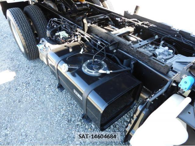 Mitsubishi CANTER 2023-05 3355985-15