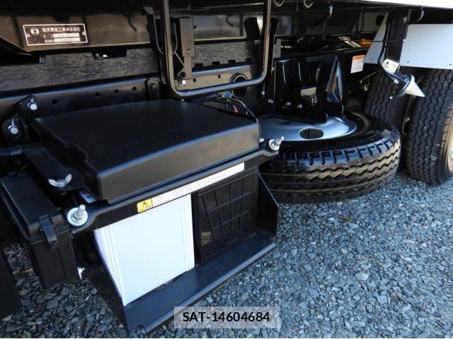 Mitsubishi CANTER 2023-05 3355985-16