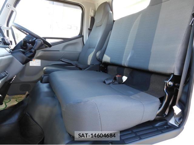 Mitsubishi CANTER 2023-05 3355985-27