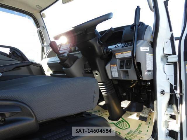 Mitsubishi CANTER 2023-05 3355985-28