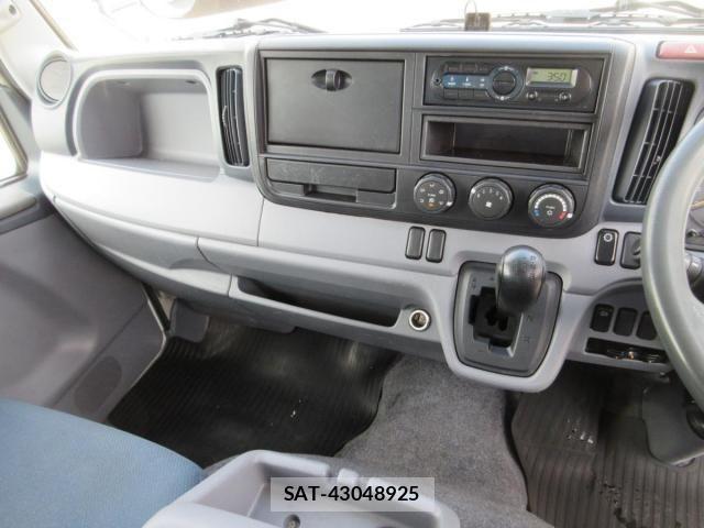 Mitsubishi CANTER 2015-06 3355993-11
