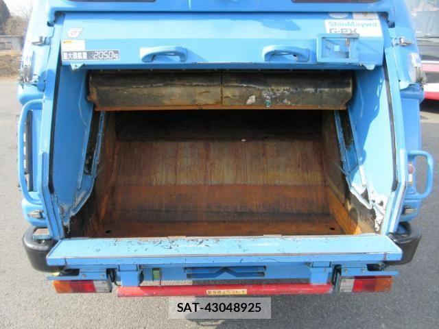 Mitsubishi CANTER 2015-06 3355993-18