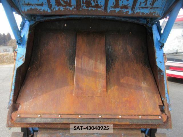 Mitsubishi CANTER 2015-06 3355993-27