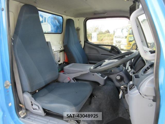 Mitsubishi CANTER 2015-06 3355993-6