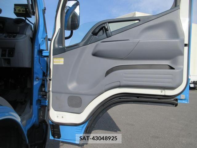 Mitsubishi CANTER 2015-06 3355993-7