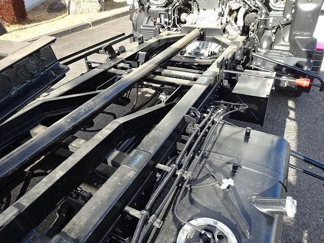 Mitsubishi CANTER 2025-08 3356725-22