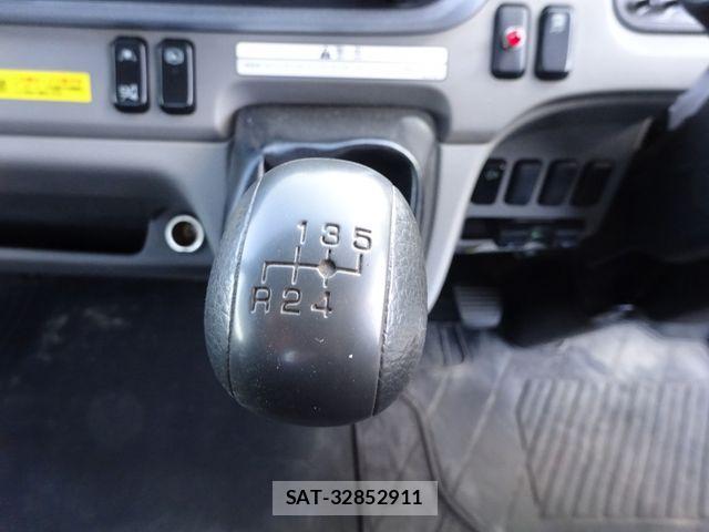 Mitsubishi CANTER 2019-06 3662713-23