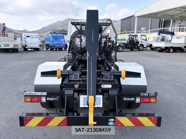 Mitsubishi CANTER 2025-09 3662708-24