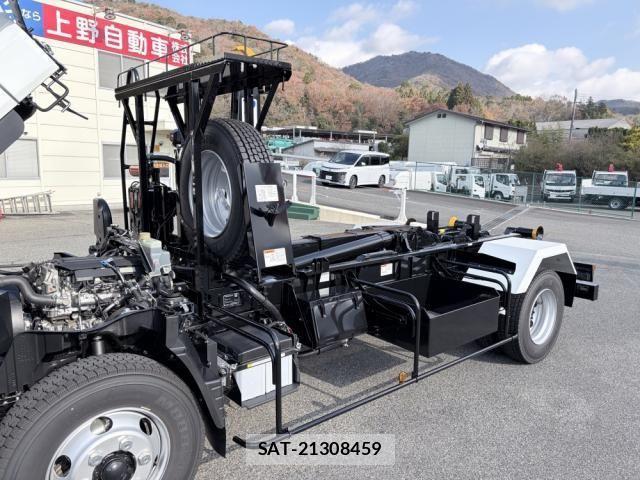 Mitsubishi CANTER 2025-09 3662708-29
