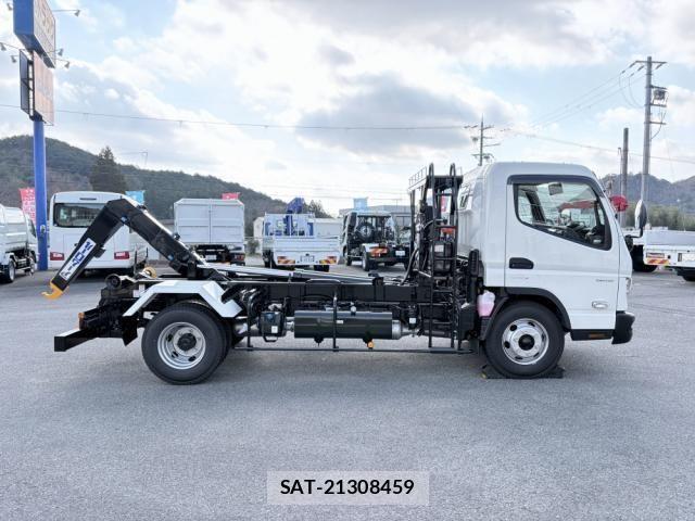 Mitsubishi CANTER 2025-09 3662708-4