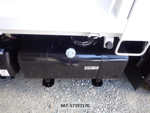 Mitsubishi CANTER 2025-11 3713546-7