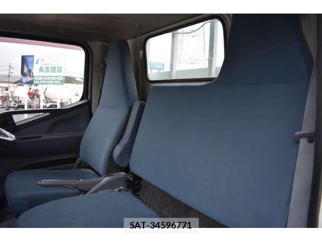 Mitsubishi CANTER 2015-09 3831927-11