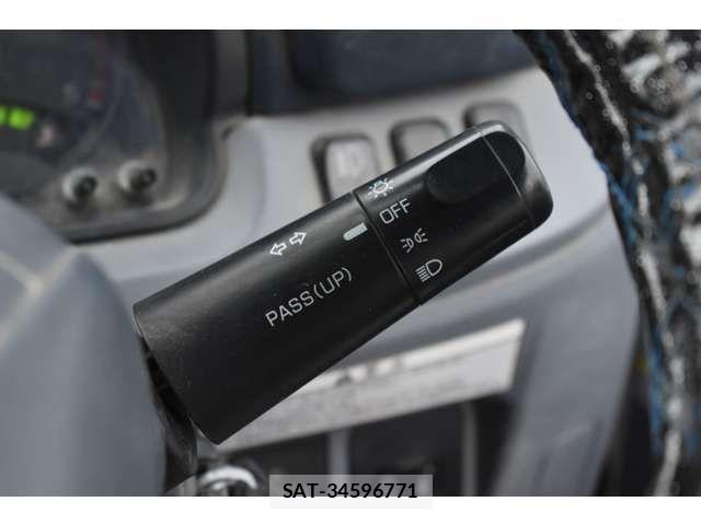 Mitsubishi CANTER 2015-09 3831927-12