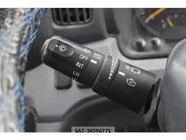 Mitsubishi CANTER 2015-09 3831927-13