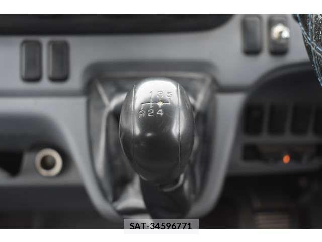 Mitsubishi CANTER 2015-09 3831927-15
