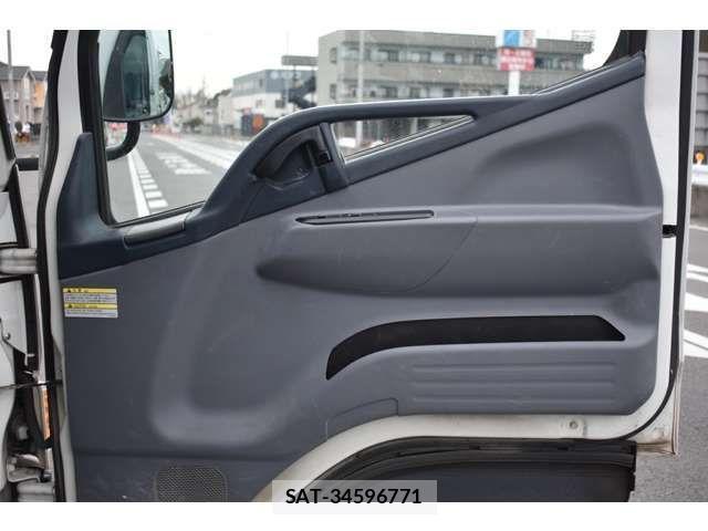 Mitsubishi CANTER 2015-09 3831927-8