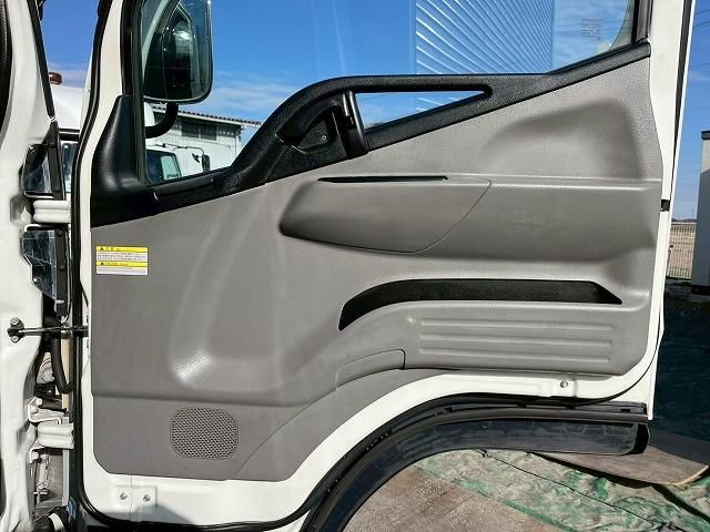 Mitsubishi CANTER 2018-03 3847187-19