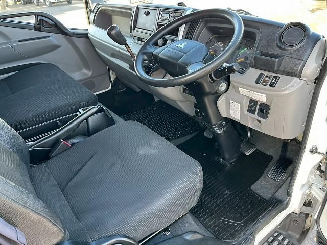 Mitsubishi CANTER 2018-03 3847187-20