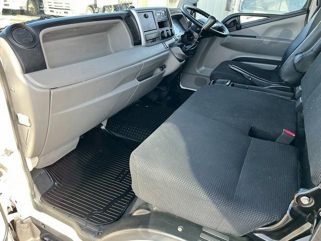 Mitsubishi CANTER 2018-03 3847187-24