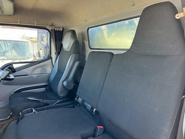 Mitsubishi CANTER 2018-03 3847187-25