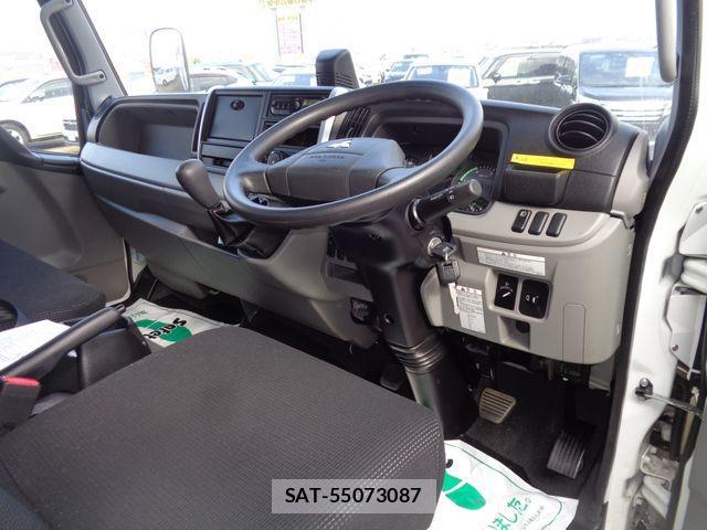 Mitsubishi CANTER 2019-03 3904126-10