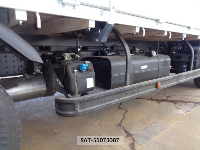Mitsubishi CANTER 2019-03 3904126-16